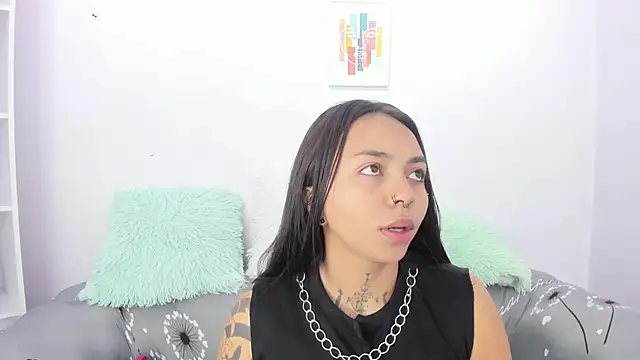 miss soffi  online show from 09/09/25, 12:05