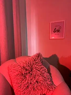 Snapshot of loolla_23 chatting on 09/20/25, 08:32 loolla 23 online show from 09/20/25, 08:32