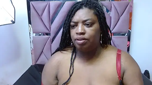 Snapshot of morenahott1 chatting on 04/28/26, 01:27 morenahott1 online show from 04/28/26, 01:27