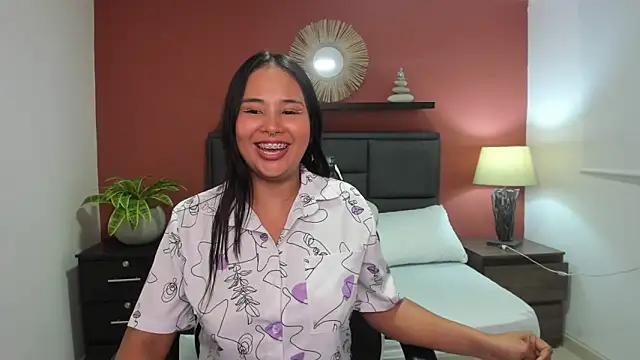 isabella florez online show from 12/27/24, 07:03