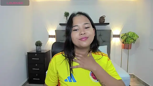 isabella florez online show from 02/22/25, 11:46