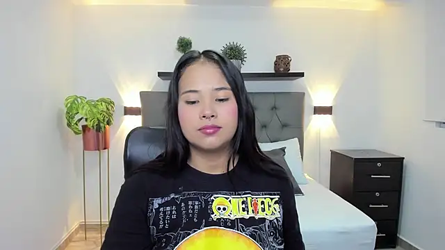 isabella florez online show from 03/10/25, 12:04