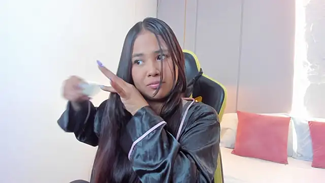 isabella florez online show from 05/19/26, 02:29