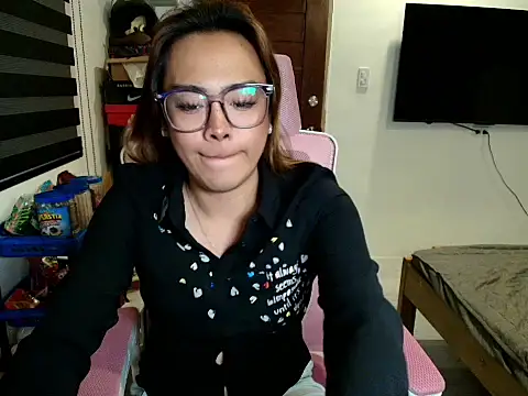 Your PrettyGirlxxx online show from 03/06/26, 01:51