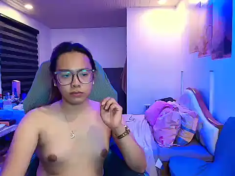 Your PrettyGirlxxx online show from 04/14/26, 12:55