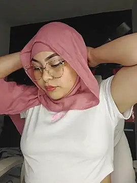 Hana    online show from 04/24/26, 11:07