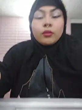 Snapshot of Hana___ chatting on 04/27/26, 08:51 Hana online show from 04/27/26, 08:51