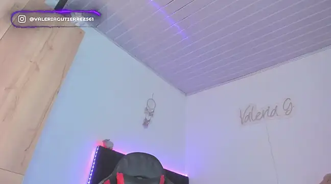 Snapshot of _valeriaaa chatting on 03/20/25, 07:35 valeriaaa online show from 03/20/25, 07:35