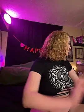 Snapshot of Mallorykoxx69 chatting on 02/22/25, 07:45 Mallorykoxx69 online show from 02/22/25, 07:45