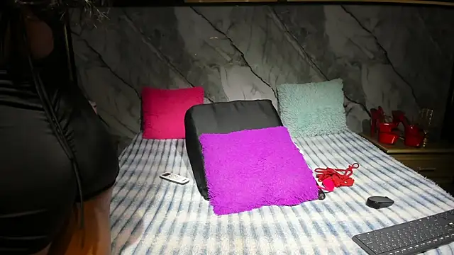 Niyirey1 online show from 10/14/25, 12:28