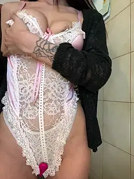 L000lita online show from 03/26/26, 03:17