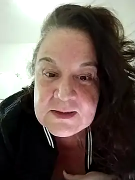 Yaya Mineira online show from 11/07/25, 10:43