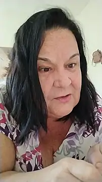 Yaya Mineira online show from 06/18/26, 01:04