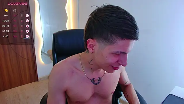 Snapshot of harrisoncuper chatting on 12/05/24, 10:45 harrisoncuper online show from 12/05/24, 10:45