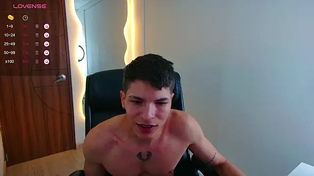 Snapshot of harrisoncuper chatting on 01/27/25, 01:48 harrisoncuper online show from 01/27/25, 01:48