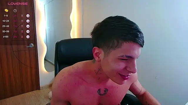 Snapshot of harrisoncuper chatting on 03/20/25, 01:02 harrisoncuper online show from 03/20/25, 01:02