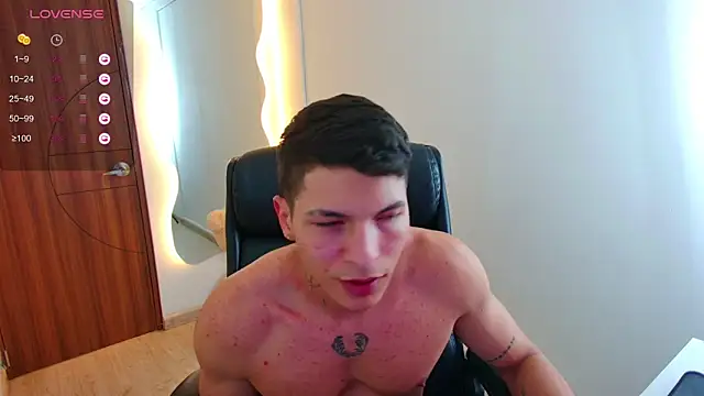 Snapshot of harrisoncuper chatting on 09/26/25, 02:15 harrisoncuper online show from 09/26/25, 02:15