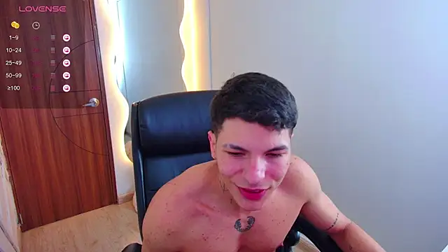 Snapshot of harrisoncuper chatting on 11/21/25, 09:35 harrisoncuper online show from 11/21/25, 09:35