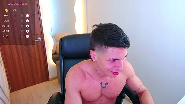 Snapshot of harrisoncuper chatting on 12/13/25, 10:59 harrisoncuper online show from 12/13/25, 10:59