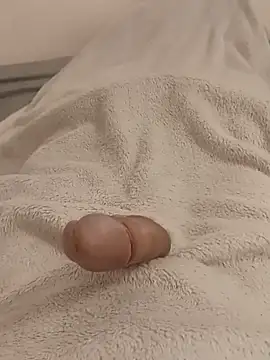 Snapshot of Koudy1 chatting on 12/04/24, 04:27 Koudy1 online show from 12/04/24, 04:27