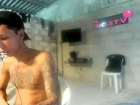 Snapshot of EL-CHICLE-TV chatting on 01/08/25, 08:39 EL-CHICLE-TV online show from 01/08/25, 08:39