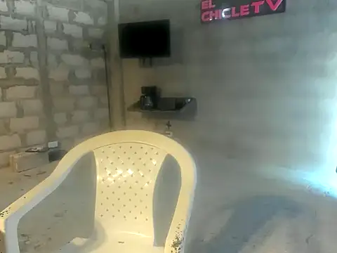 Snapshot of EL-CHICLE-TV chatting on 01/15/25, 02:35 EL-CHICLE-TV online show from 01/15/25, 02:35