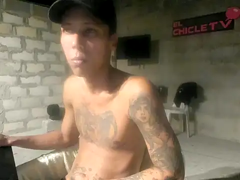 Snapshot of EL-CHICLE-TV chatting on 01/18/25, 08:31 EL-CHICLE-TV online show from 01/18/25, 08:31