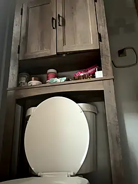 KcCumz19 online show from 10/30/25, 02:40