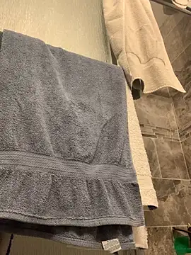 KcCumz19 online show from 12/21/25, 10:28