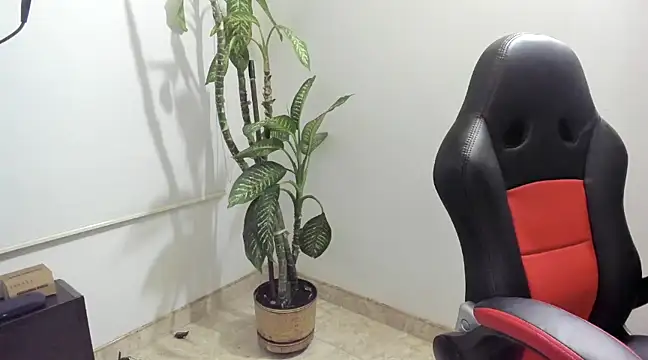 madelaine blosson online show from 03/01/25, 02:04