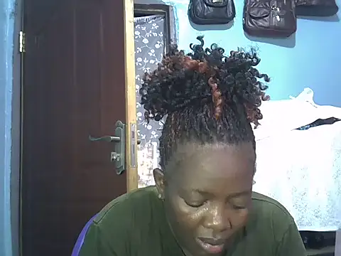 Ebonyceline online show from 04/28/26, 08:41