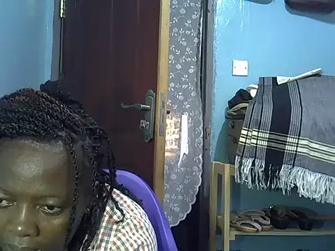 Snapshot of Ebonyceline chatting on 05/17/26, 07:17 Ebonyceline online show from 05/17/26, 07:17
