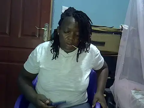 Snapshot of Ebonyceline chatting on 05/27/26, 07:00 Ebonyceline online show from 05/27/26, 07:00