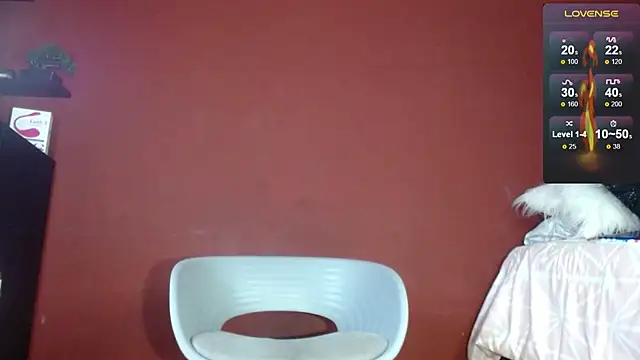 Snapshot of TomLover_12 chatting on 02/17/25, 09:30 TomLover 12 online show from 02/17/25, 09:30