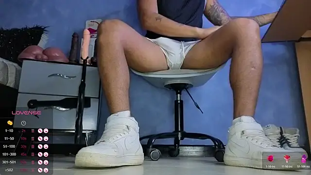 TomLover 12 online show from 04/10/26, 11:26