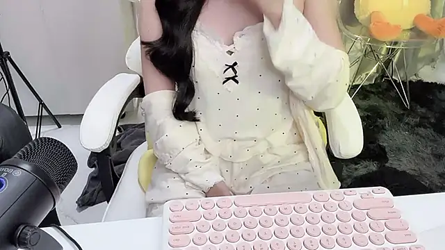 Mya Lee online show from 01/24/25, 10:19