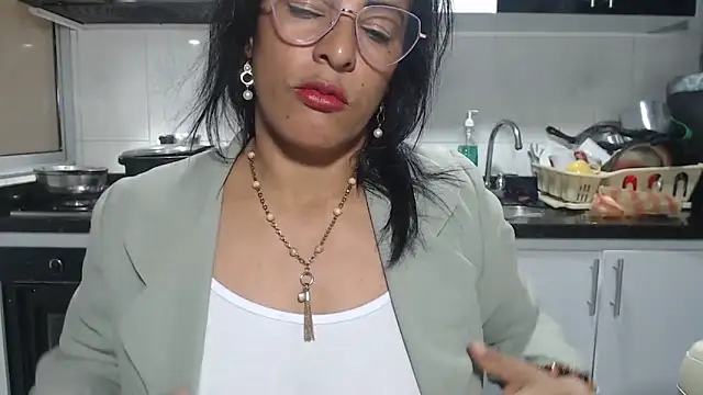 kateleyagrey online show from 04/18/26, 08:09