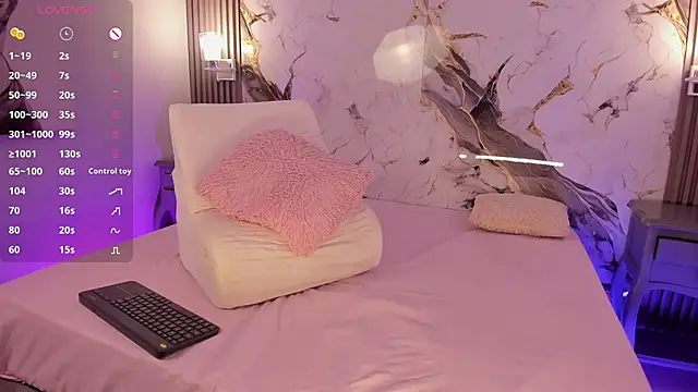 TianaaJackson online show from 10/02/25, 07:43