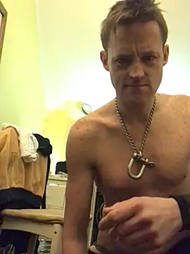 Snapshot of londonfuckwhore1 chatting on 02/25/25, 11:19 londonfuckwhore1 online show from 02/25/25, 11:19