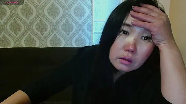 Snapshot of Bet_Lu chatting on 12/13/24, 04:22 Bet Lu online show from 12/13/24, 04:22