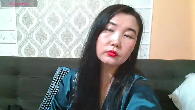 Snapshot of Bet_Lu chatting on 02/18/25, 06:26 Bet Lu online show from 02/18/25, 06:26