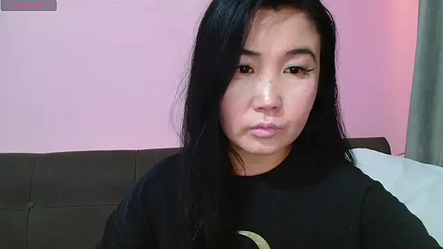 Snapshot of Bet_Lu chatting on 10/15/25, 04:34 Bet Lu online show from 10/15/25, 04:34