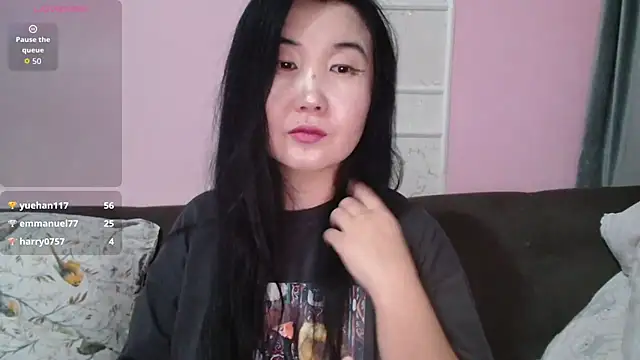 Snapshot of Bet_Lu chatting on 11/17/25, 08:20 Bet Lu online show from 11/17/25, 08:20