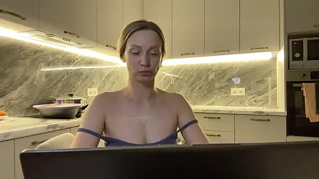 Alice Wonders online show from 01/06/25, 09:54