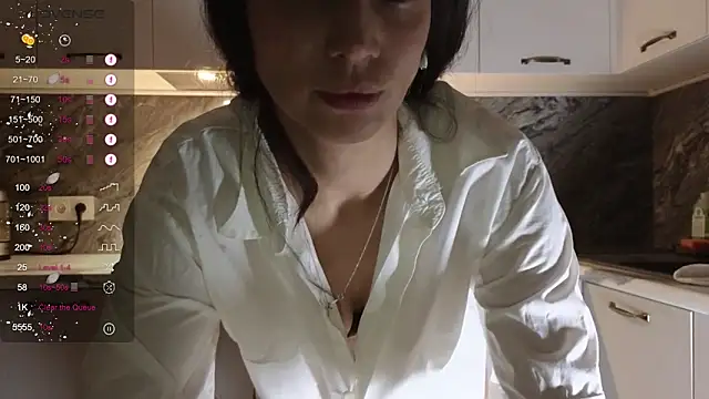 Alice Wonders online show from 09/19/25, 07:36