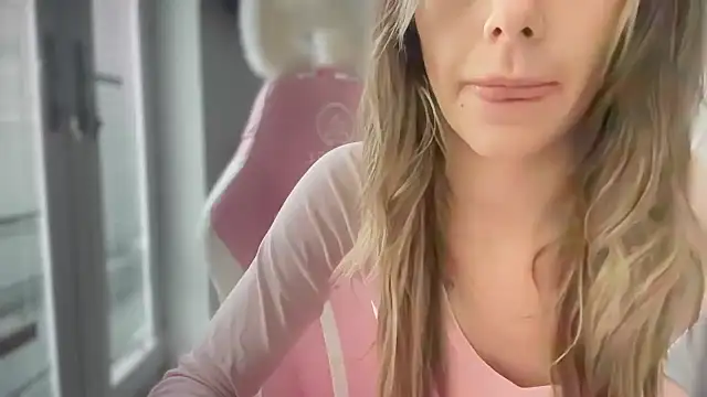 Lillymariee online show from 01/04/25, 12:27