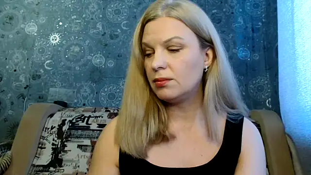 BlondeFox online show from 11/24/25, 04:45