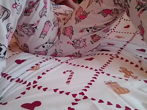 RealLittleRedRidingHood online show from 11/24/25, 01:00