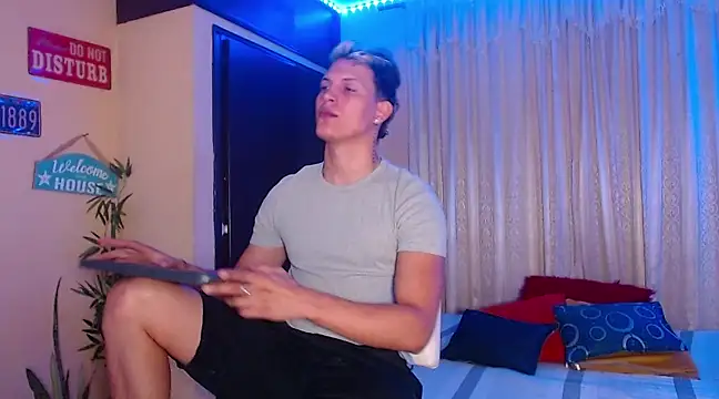 DavidNeill online show from 03/17/25, 08:51