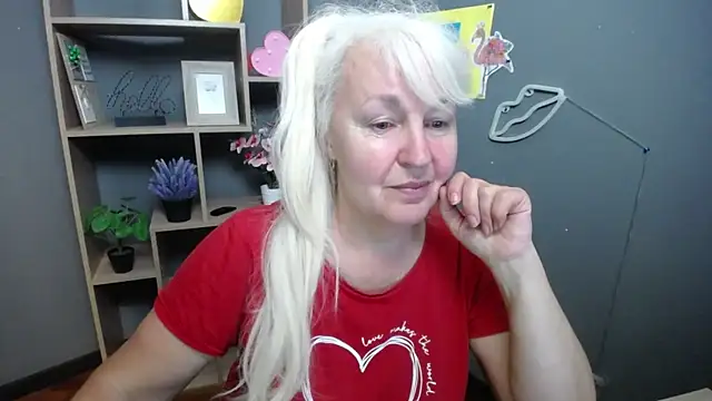 Snapshot of BlondyLeeBest chatting on 05/12/26, 06:27 BlondyLeeBest online show from 05/12/26, 06:27